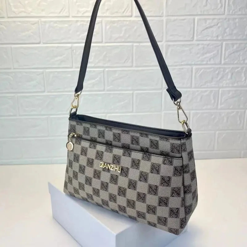 Hot Sale Of The Season New Women's Handbag Trendy Commuter Crossbody Mobile Phone Wallet Versatile Printed Diagonal Female Bag