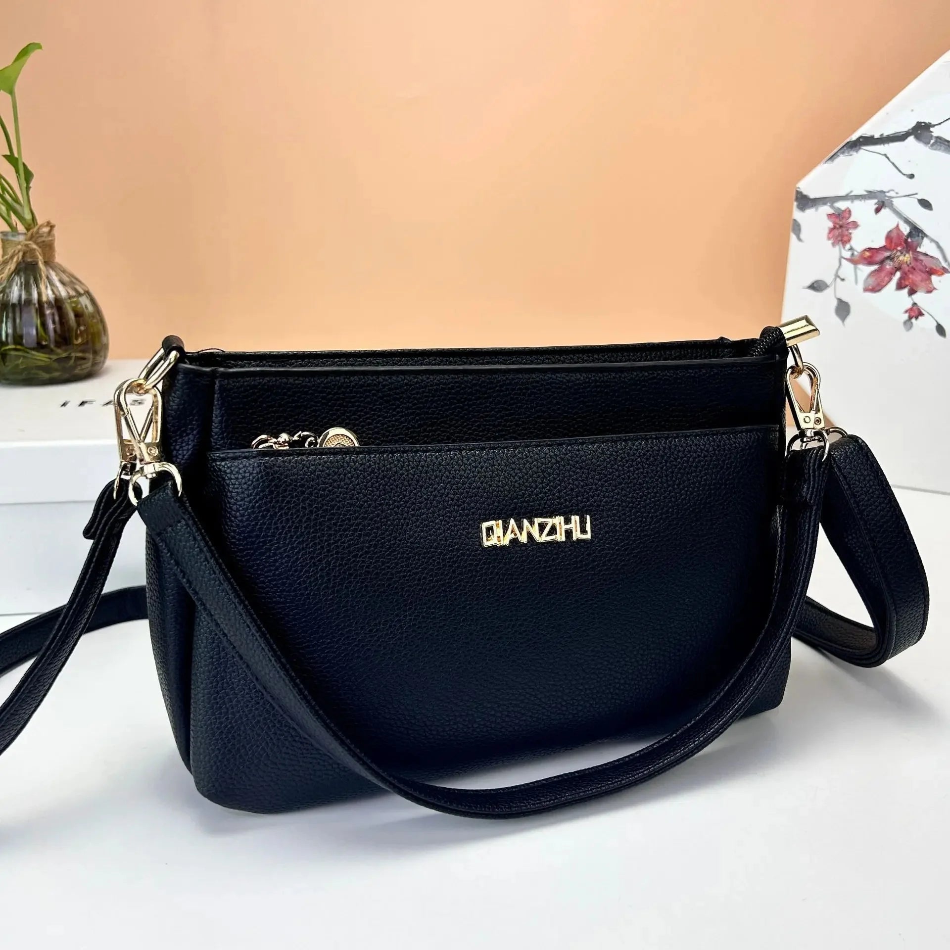 Hot Sale Of The Season New Women's Handbag Trendy Commuter Crossbody Mobile Phone Wallet Versatile Printed Diagonal Female Bag