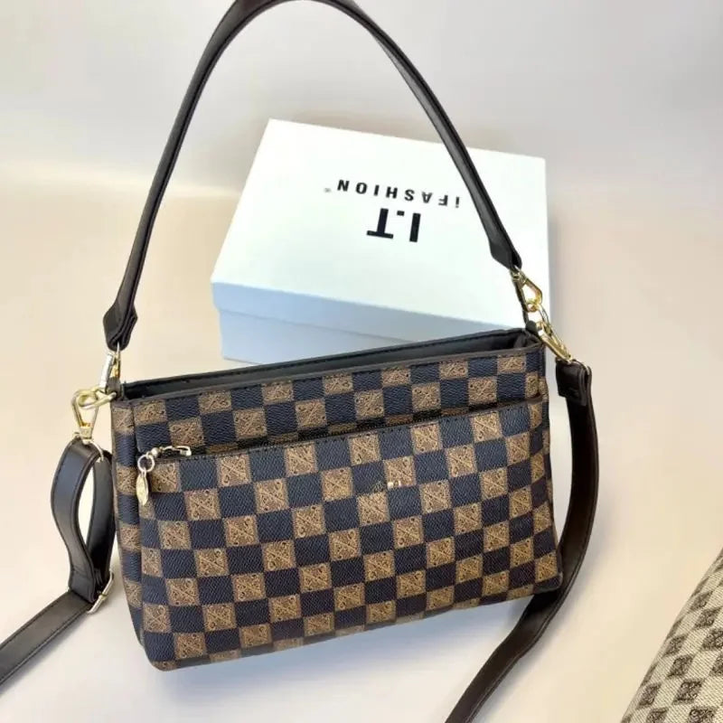 Hot Sale Of The Season New Women's Handbag Trendy Commuter Crossbody Mobile Phone Wallet Versatile Printed Diagonal Female Bag